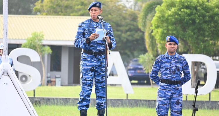 Danlanud RSA Natuna Pimpin Upacara 17-an, Tegaskan Disiplin dan Keamanan Informasi