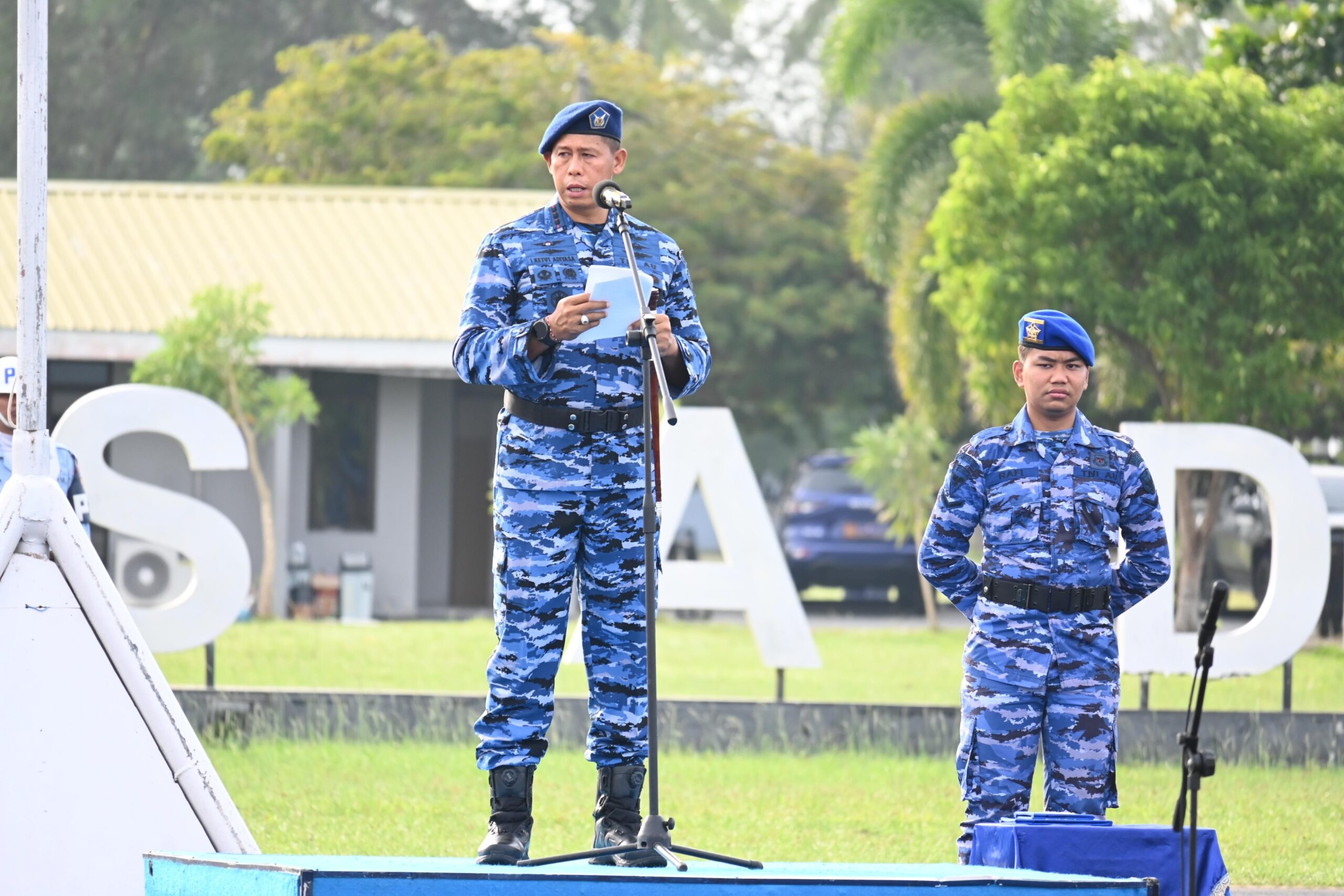 Danlanud RSA Natuna Pimpin Upacara 17-an, Tegaskan Disiplin dan Keamanan Danlanud RSA Natuna Pimpin Upacara 17-an, Tegaskan Disiplin dan Keamanan Informasi