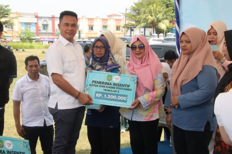 Solidaritas Kesehatan dari Akar Rumput: Apresiasi untuk Kader Posyandu Batam Solidaritas Kesehatan dari Akar Rumput: Apresiasi untuk Kader Posyandu Batam