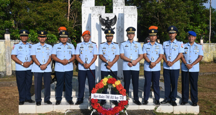 Diujung Utara NKRI TNI AU Tabur Bunga di Makam Pahlawan