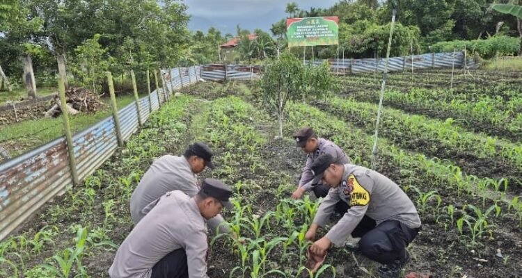 Polsek Daik Lingga Tanam Harapan di Tengah Hutan Sosial