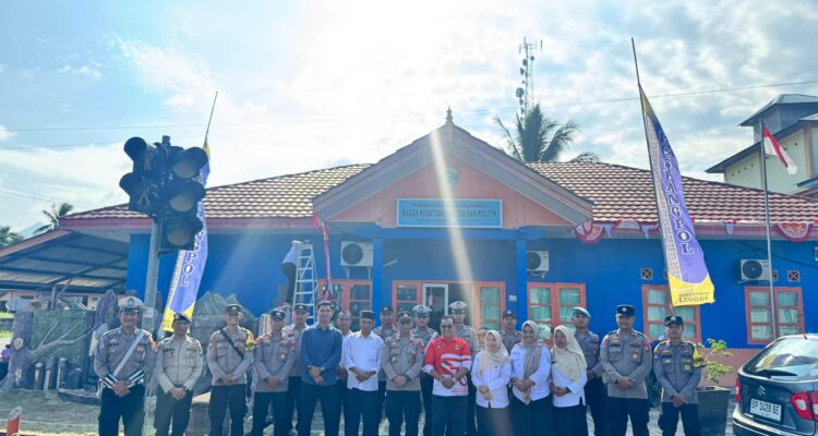 Menjelang HUT RI ke-80, Polsek Daik Lingga Ajak Warga Kibarkan Semangat Lewat Merah Putih