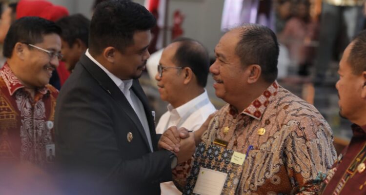 Bupati Asahan Terima DBH Tahun 2025 dari Gubernur Sumut