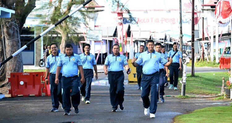 Langkah Seirama, Semangat Bersama Jalan Sehat Personel Lanud RSA