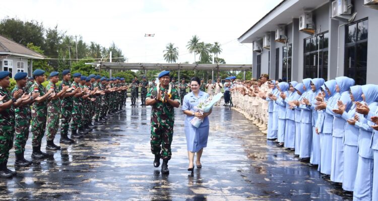Komandan Baru, Harapan Baru: Lanud RSA Natuna Sambut Kolonel Pnb Onesmus Gede Rai Aryadi dengan Passing In Parade