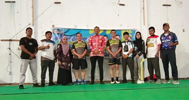 Disdikpora Anambas Raih Juara 1 Turnamen Bulutangkis HUT KORPRI