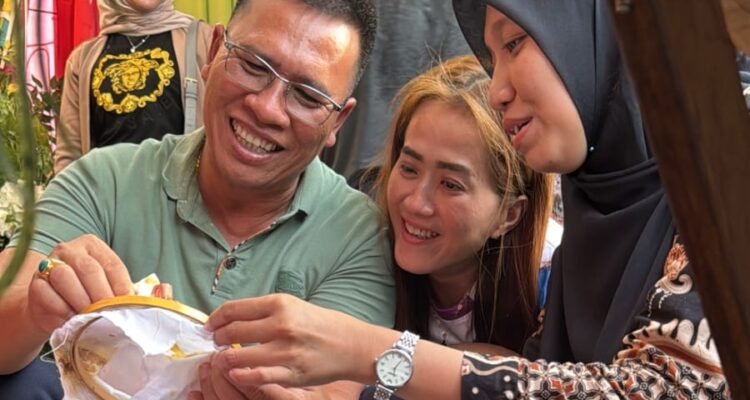 Batik Cual Anambas Bersinar di Dekrafest Kepri 2025