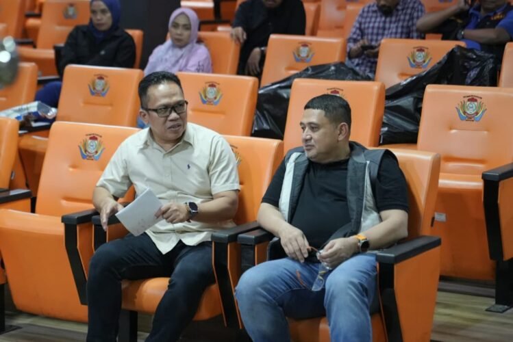 IMG-20251201-WA0076-e1764566907781.jpg Munafri Ingin Pemilihan RT/RW Jadi Contoh Demokrasi Tingkat Bawah yang Bersih