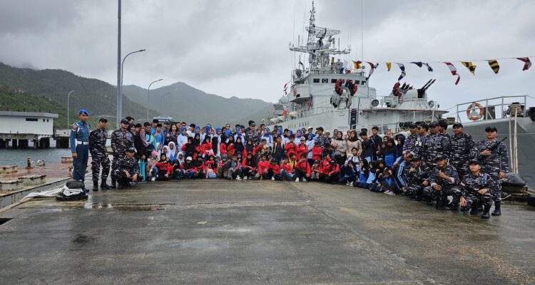 Dari Geladak KRI Imam Bonjol-383, Semangat Kemaritiman Itu Menyala di Natuna