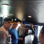 Tinjau Arus Mudik, Bupati bersama Kapolres Turun Langsung ke Pelabuhan Tarempa