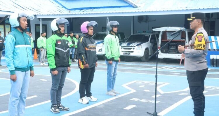 Lewat Polantas Mappatabe, Kapolres Wajo Ajak Ojol Perkuat Solidaritas dan Disiplin Lalu Lintas