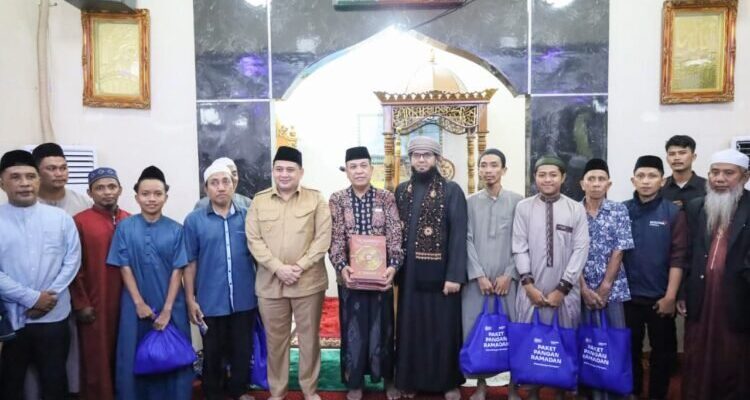 Safari Ramadan di Rajawali, Wali Kota Makassar Ajak Warga Sambut Pasar Murah
