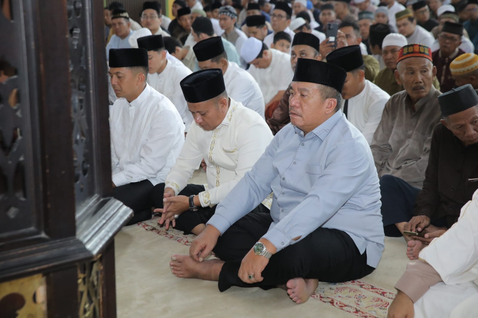 Ribuan Jamaah Padati Sholat Idul Fitri di Masjid Agung H. Ribuan Jamaah Padati Sholat Idul Fitri di Masjid Agung H. Achmad Bakrie Kisaran