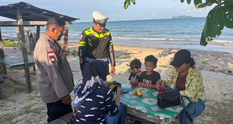 Pengamanan Humanis, Senja di Pantai Tanjung