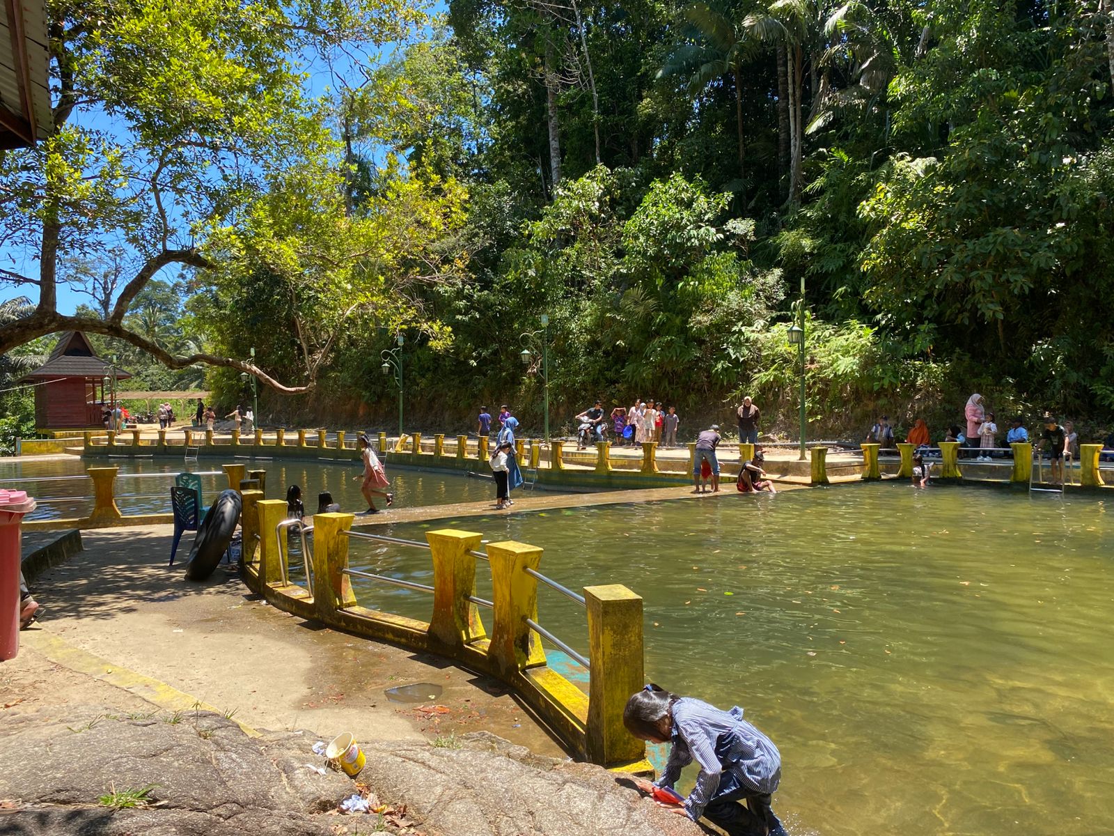 Hari Keempat Lebaran, Air Terjun di Jemaja Timur Diserbu Wisatawan yang Ingin Melepas Penat