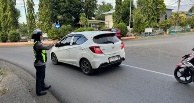 Wujudkan Budaya Tertib, Sat Lantas Polres Wajo Intensifkan Pengaturan Arus Lalu Lintas Pagi